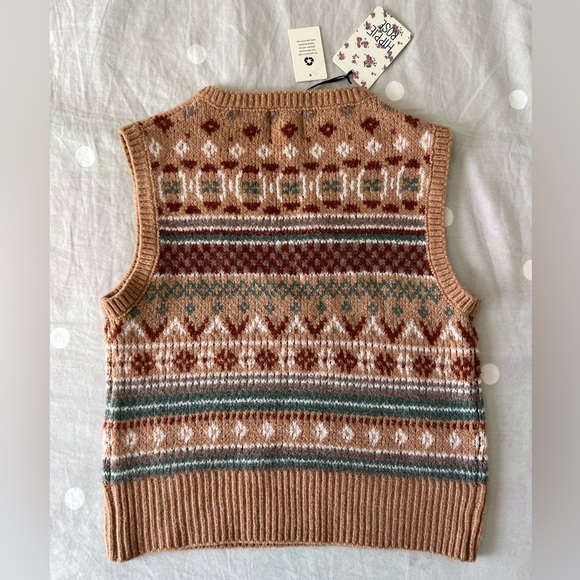 NWT sweater vest - Picture 2 of 6